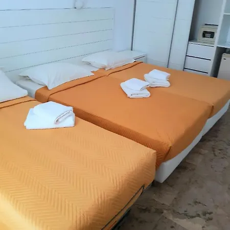 戈尔戈纳酒店 2* Mykonos Town